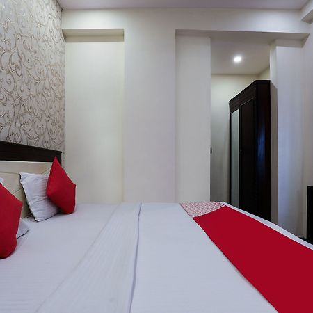 Oyo 16539 Grand Sandarshini Inn Hyderabad Exterior foto