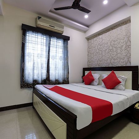 Oyo 16539 Grand Sandarshini Inn Hyderabad Exterior foto
