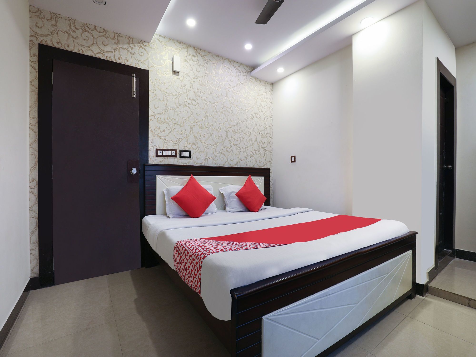 Oyo 16539 Grand Sandarshini Inn Hyderabad Exterior foto