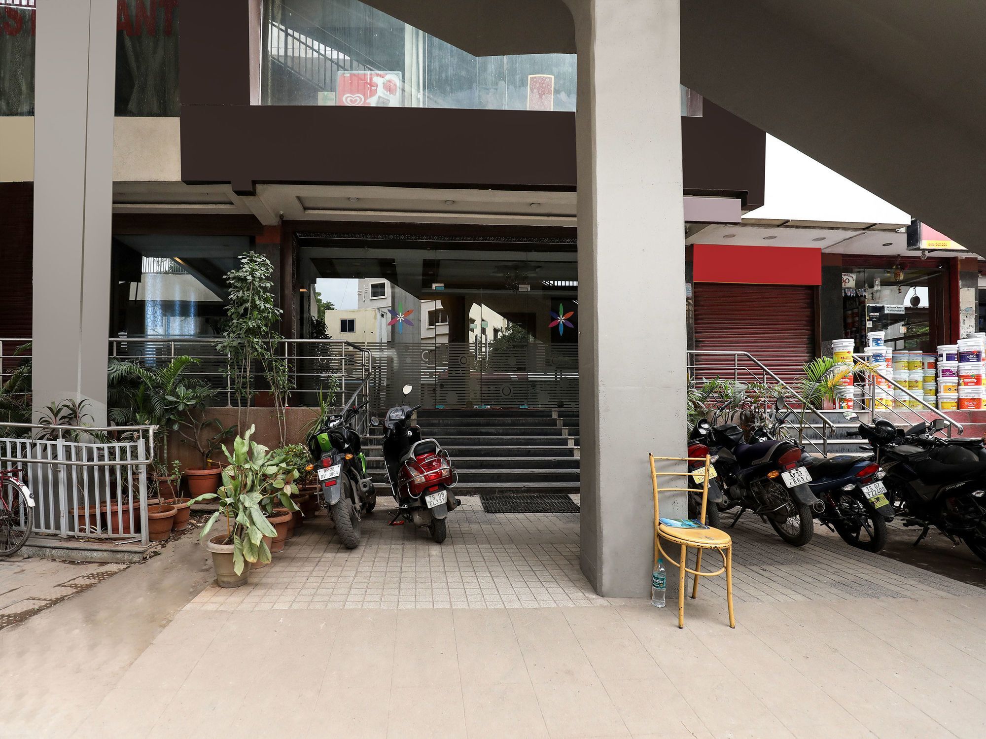 Oyo 16539 Grand Sandarshini Inn Hyderabad Exterior foto